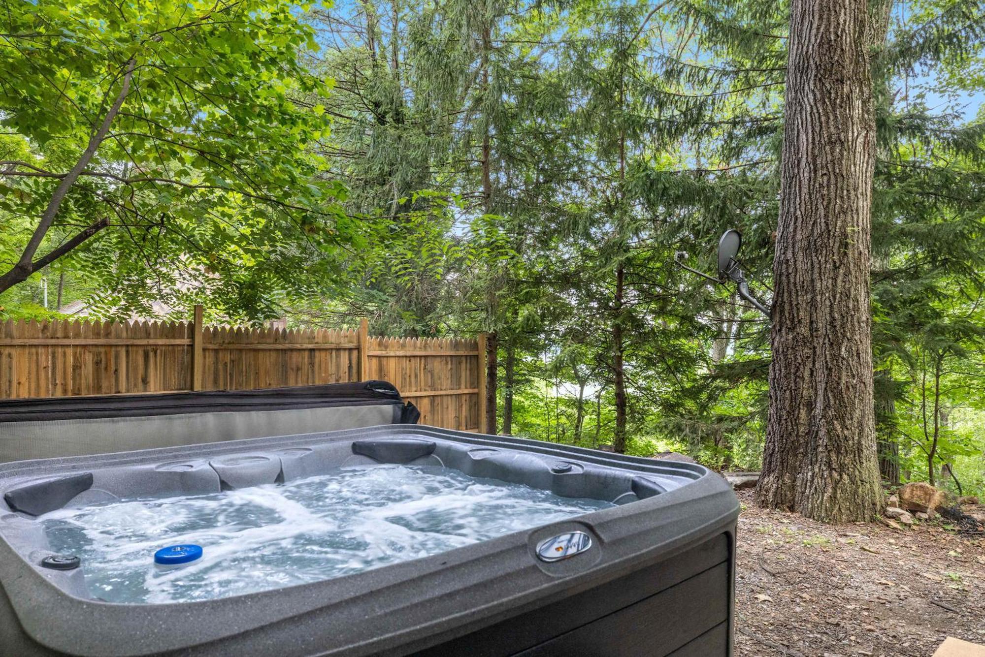 Modern Mountain Cottage W Hot Tub, Fire Pit, Wifi 인우드 외부 사진